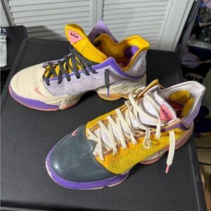 Men’s Nike LeBron James 19 multicolored sneakers